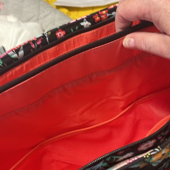 Vera Bradley large tote-new! - Picture 4 of 7